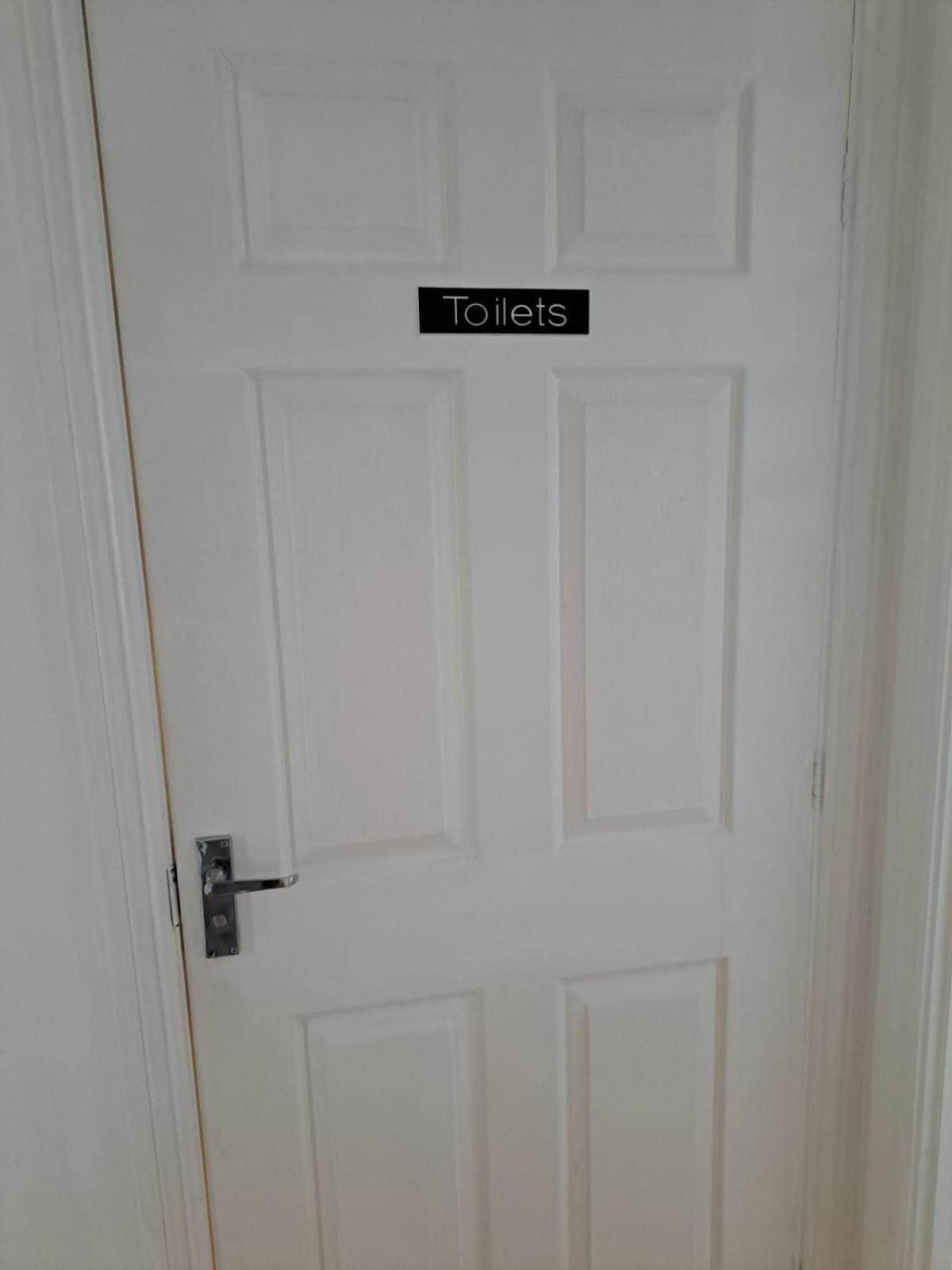 Luxury Rooms And An En-Suite Room With Free Wi-Fi Clarendon Way 科尔切斯特 外观 照片