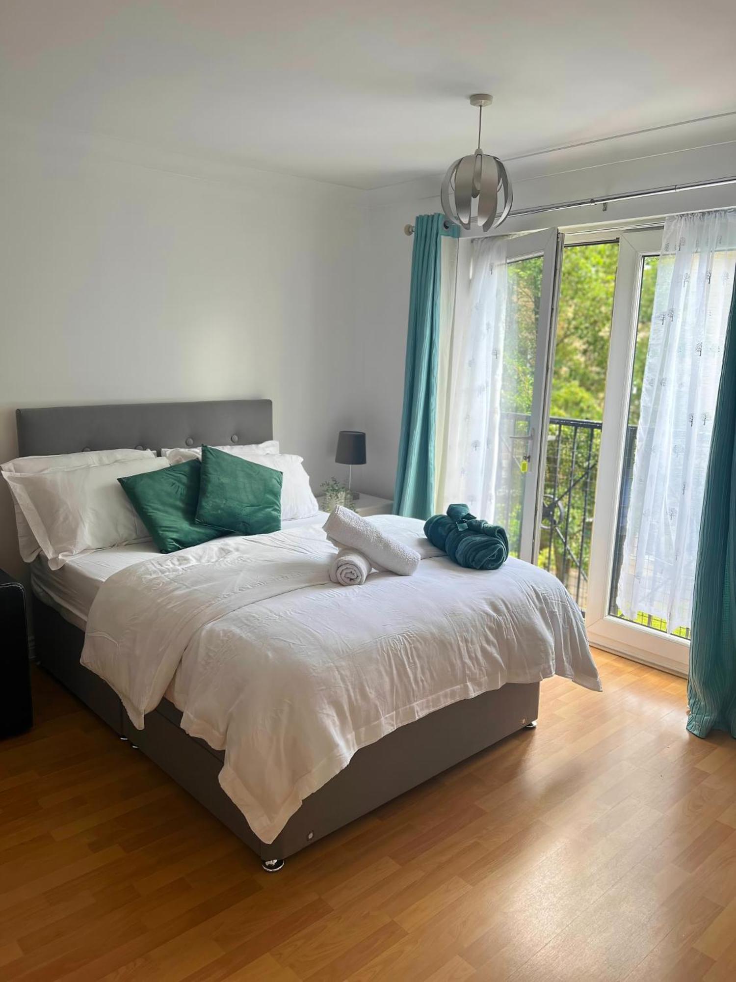 Luxury Rooms And An En-Suite Room With Free Wi-Fi Clarendon Way 科尔切斯特 外观 照片