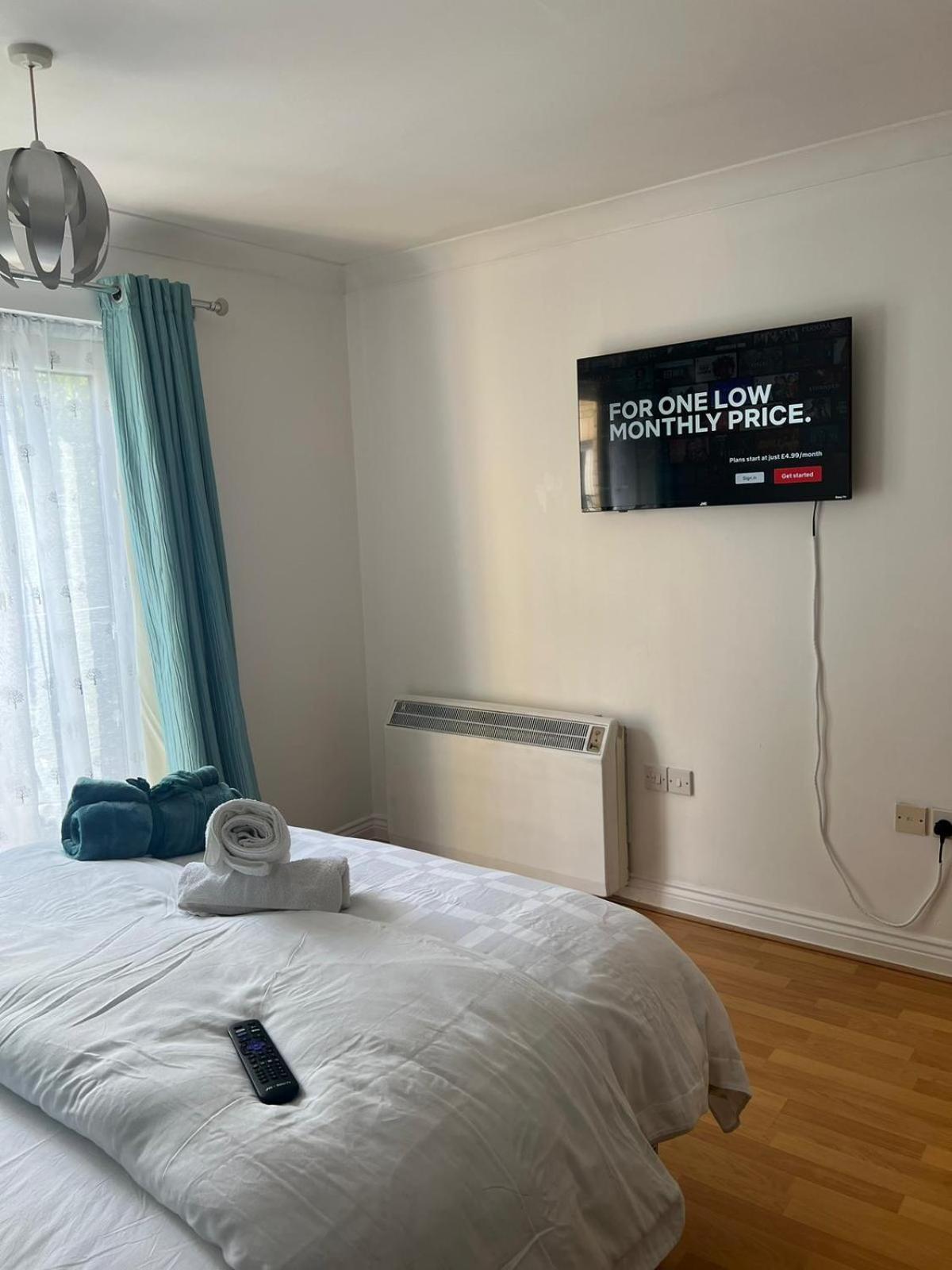 Luxury Rooms And An En-Suite Room With Free Wi-Fi Clarendon Way 科尔切斯特 外观 照片
