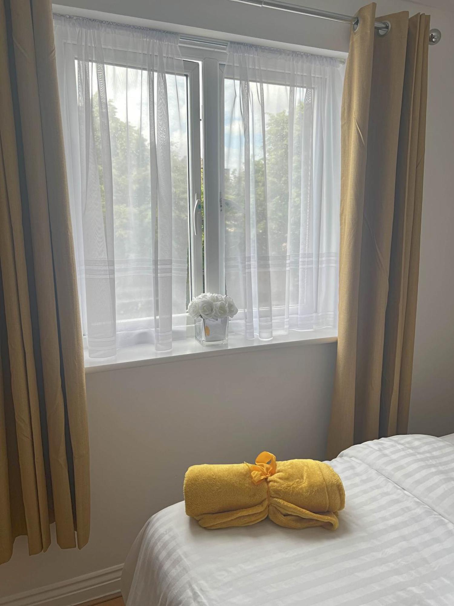 Luxury Rooms And An En-Suite Room With Free Wi-Fi Clarendon Way 科尔切斯特 外观 照片