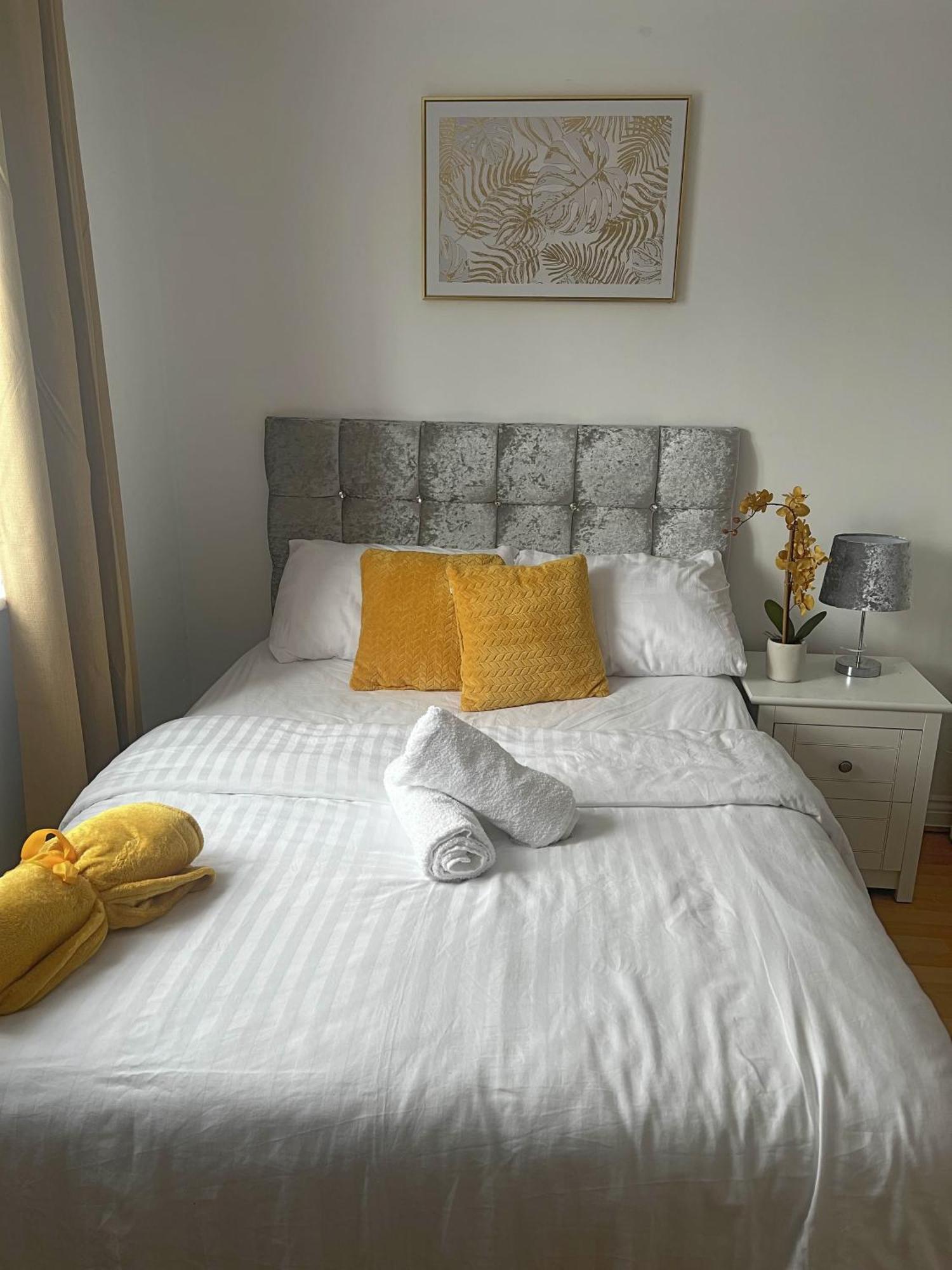 Luxury Rooms And An En-Suite Room With Free Wi-Fi Clarendon Way 科尔切斯特 外观 照片