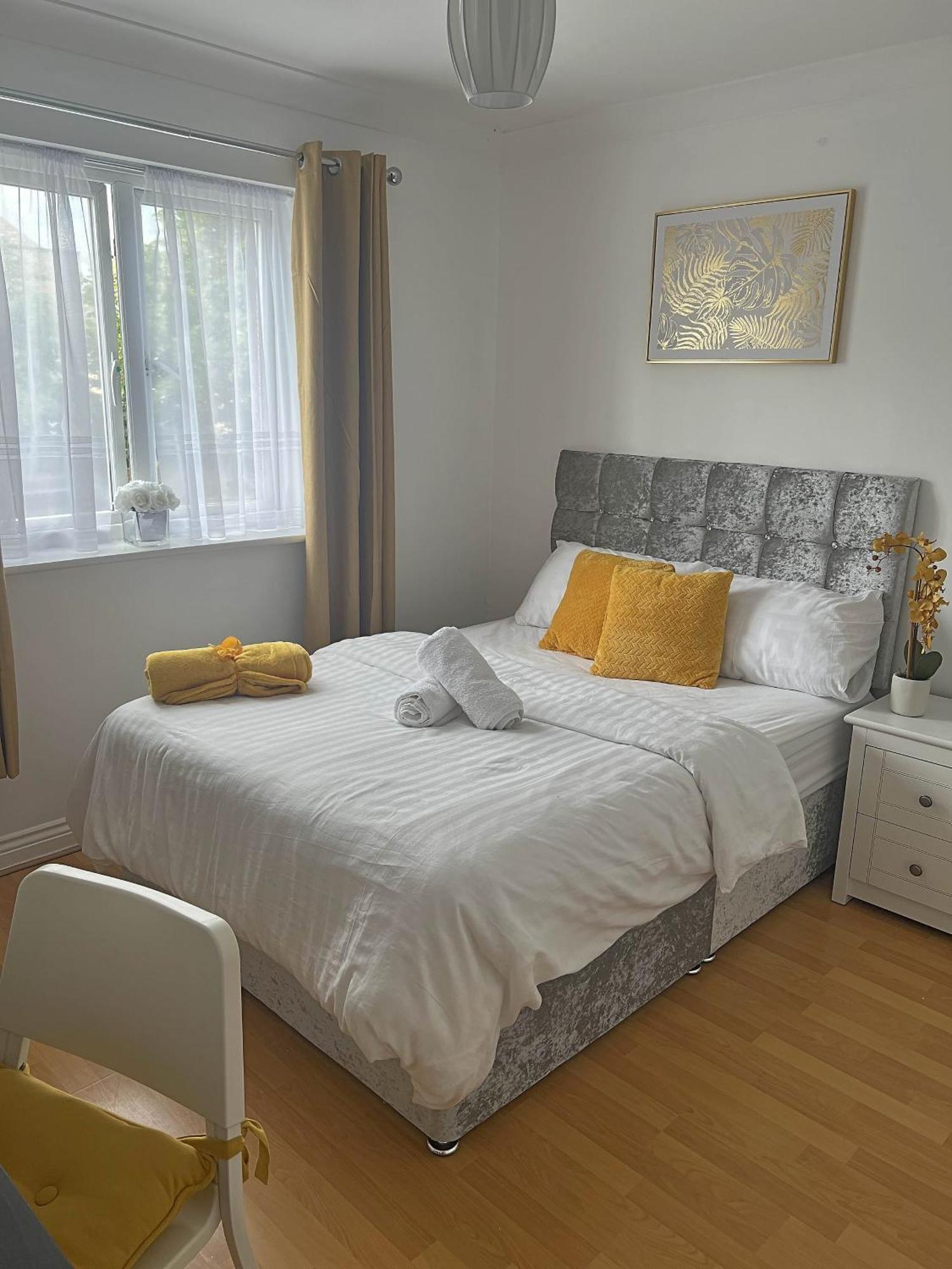 Luxury Rooms And An En-Suite Room With Free Wi-Fi Clarendon Way 科尔切斯特 外观 照片